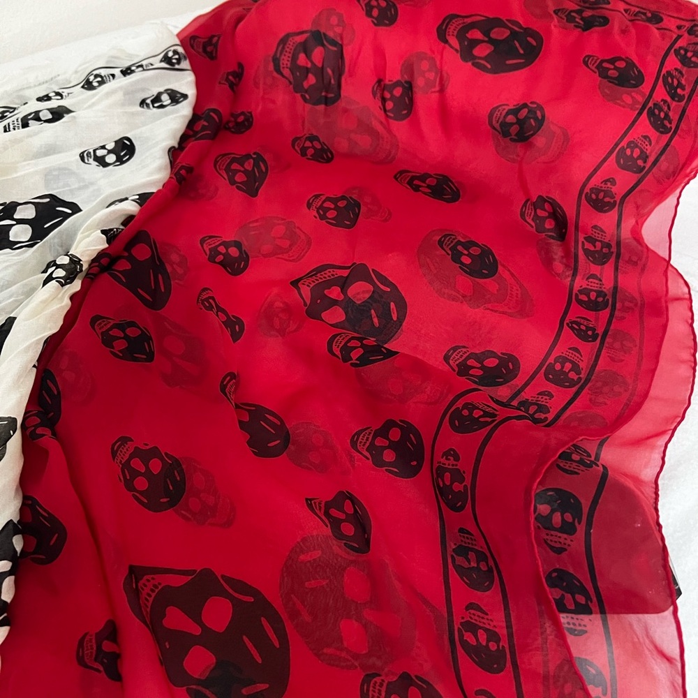 Alexander McQueen Scarfs